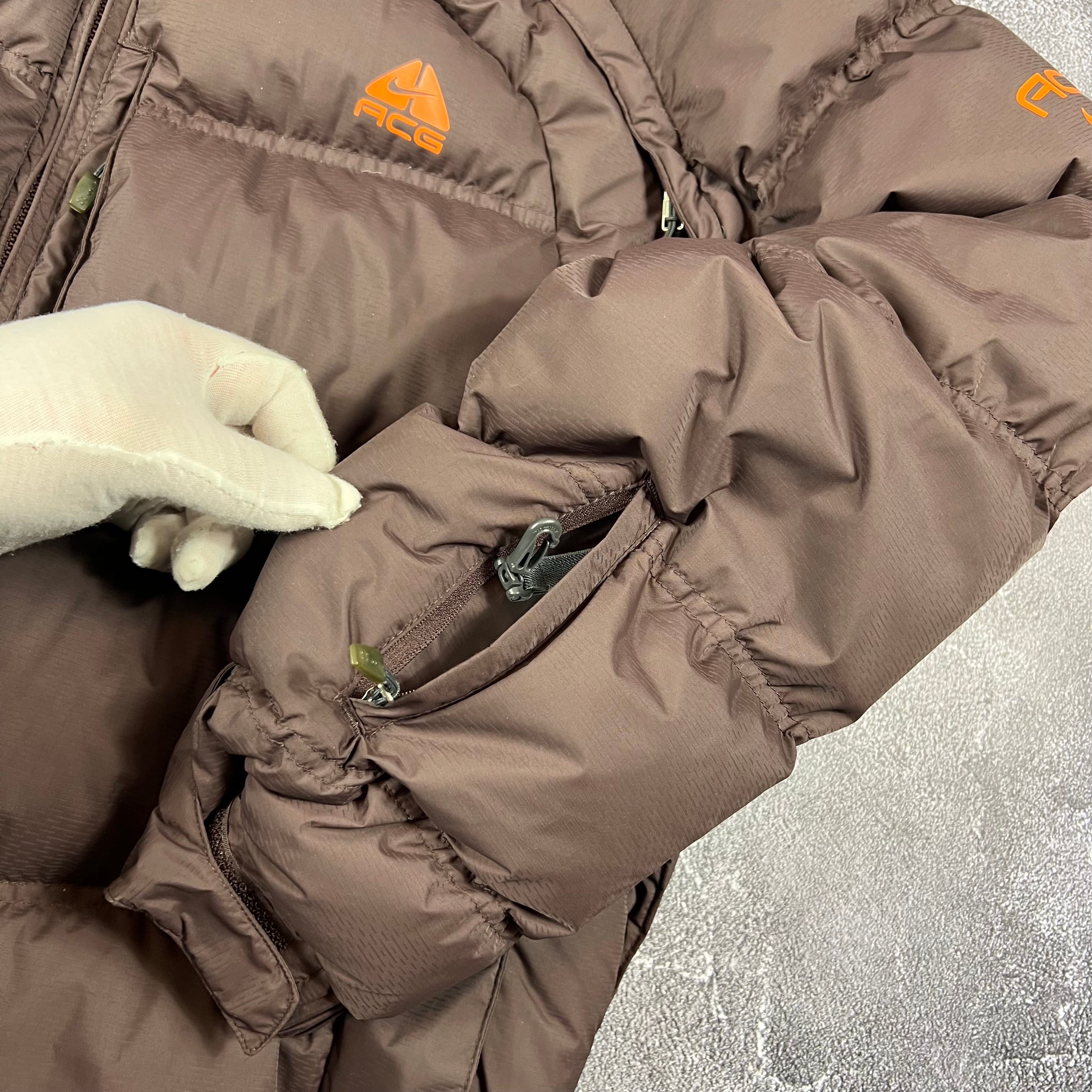 Nike ACG Winterjacke (L)