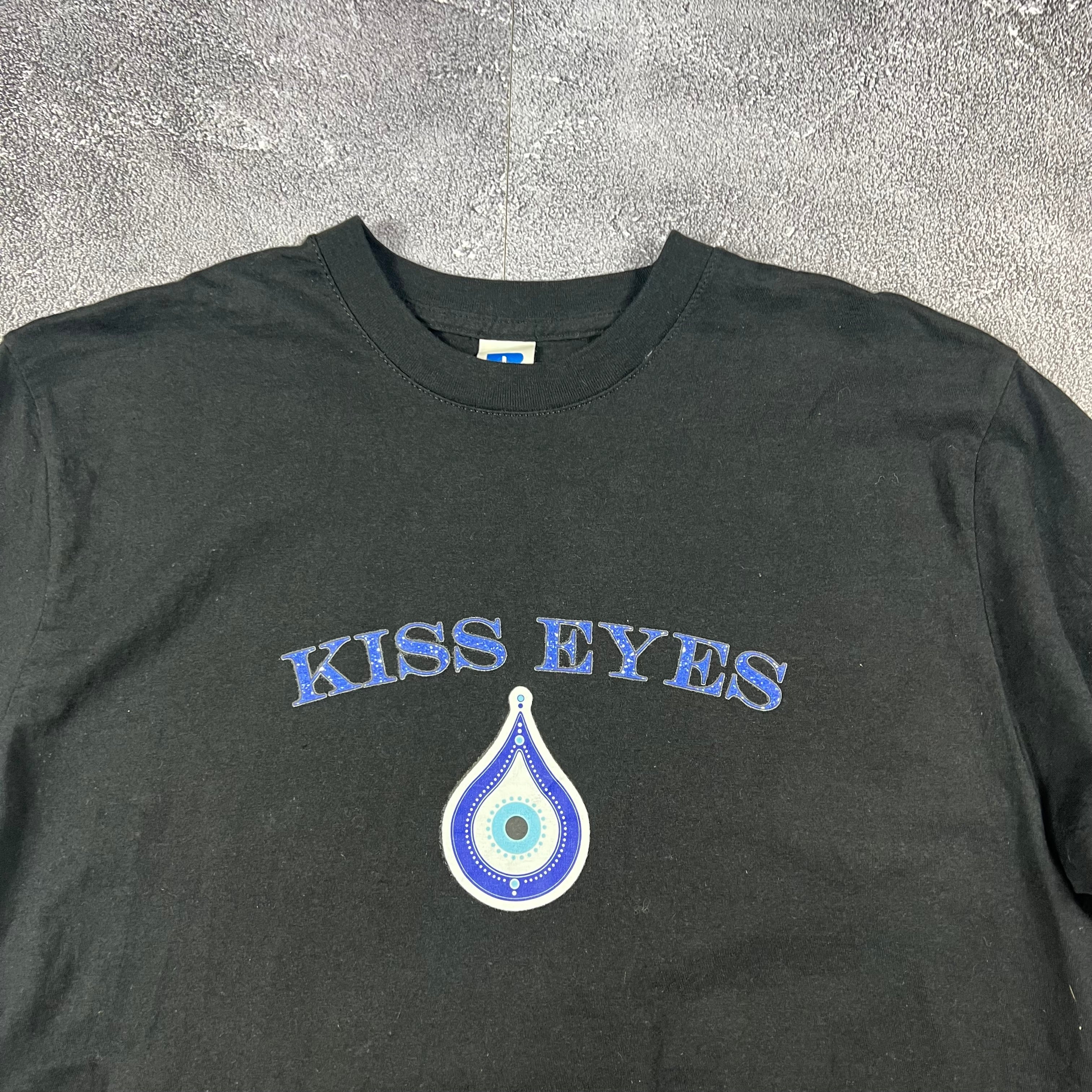 Kiss Eyes Tshirt (M)