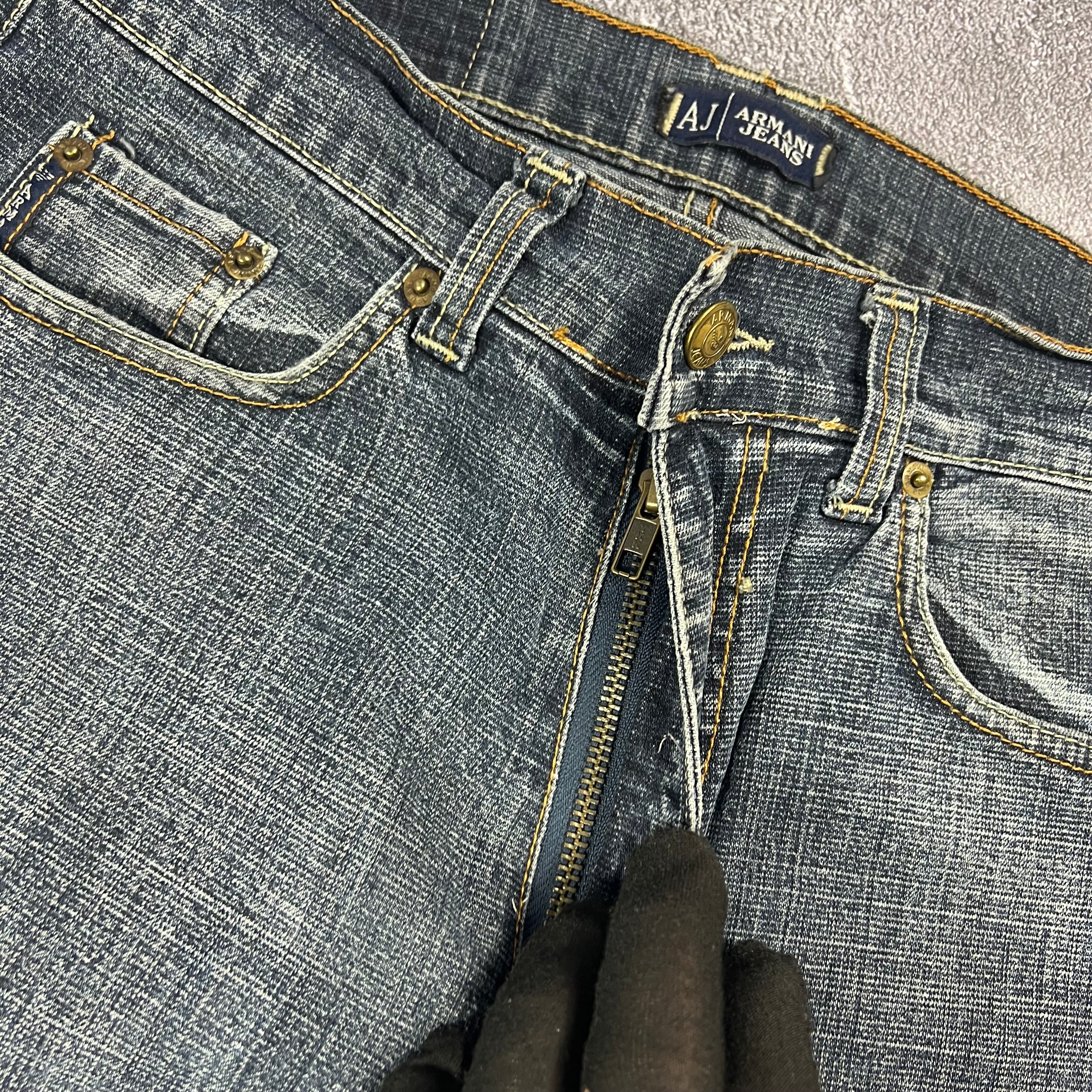 Armani Jeans (M)